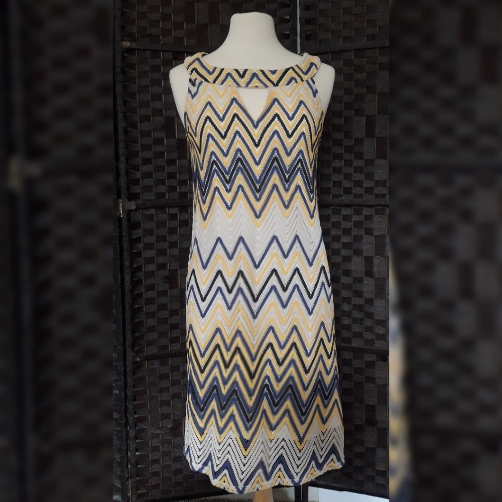 Keyhole Chevron Dress